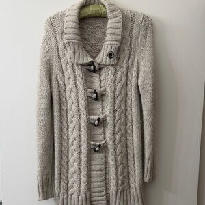 VTG Cozy Cable-Knit Cardigan featuring a toggle closure (Made in Italy)